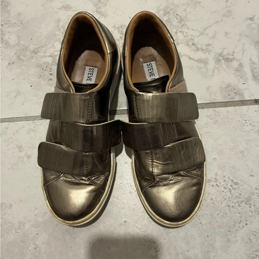 Steve Madden GOLD Metallic Platform Sneakers Size 5 Y2K Glam
